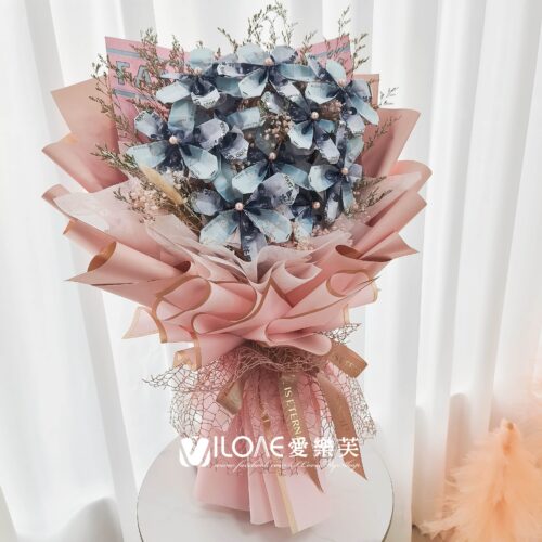 霧藍告白<br><span style="font-size: 18px;">A05 大麗花款(不含30張現金)</span>