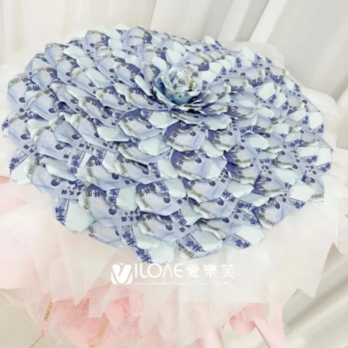 粉愛藍色<br><span style="font-size: 18px;">A19千層玫瑰(不含100張現金)</span>