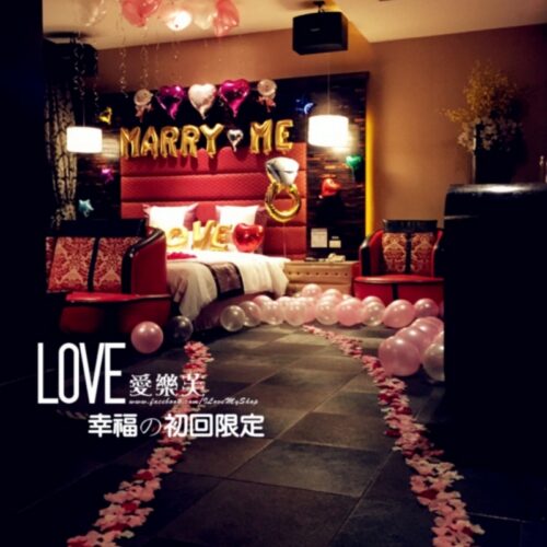 A 求婚告白<br><span style="font-size: 20px;">(熾紅初戀)</span>