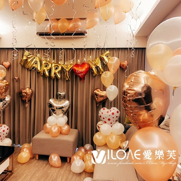 A 求婚告白<br><span style="font-size: 20px;">(暖金相守)</span>